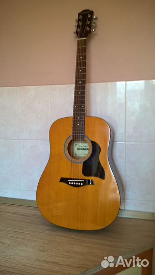 Акустическая гитара 