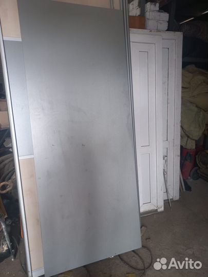 Дверное полотное серебристого цвета