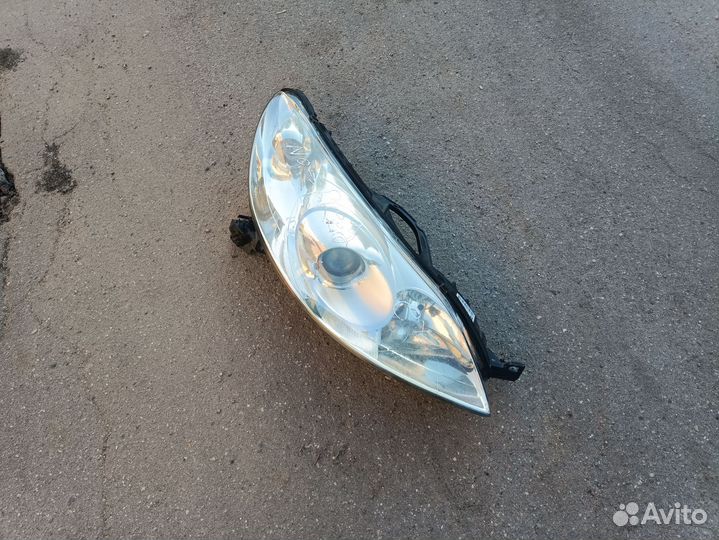 Фара пежо 407 Peugeot 407