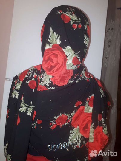 Платок- палантин Дубай 140на 140