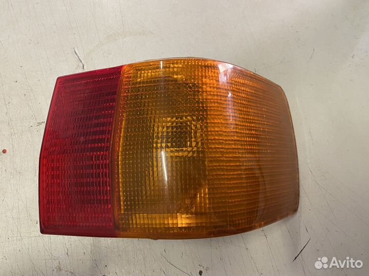 Фонарь задний правый Audi80 B3