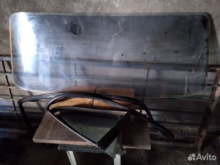 Заднее стекло ваз 2105 - 07