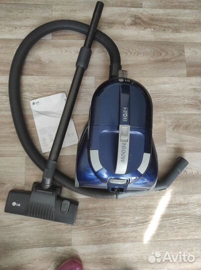 Пылесос LG VK70462RC