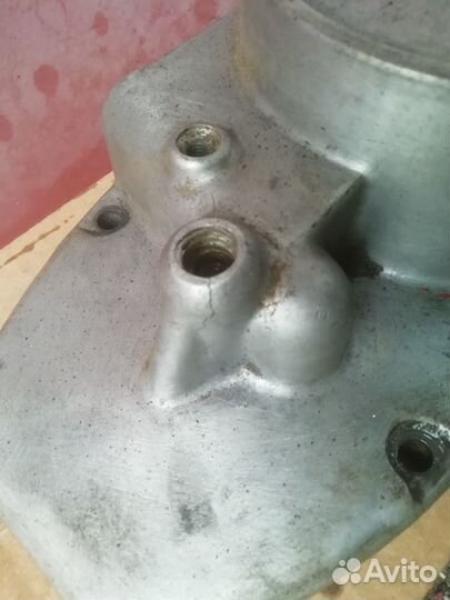 Крышка правая V-50M мопед Карпаты (есть дефект)