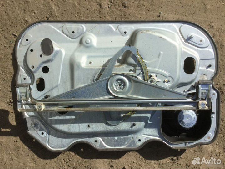 Стеклоподъемник передний правый Ford Focus 2