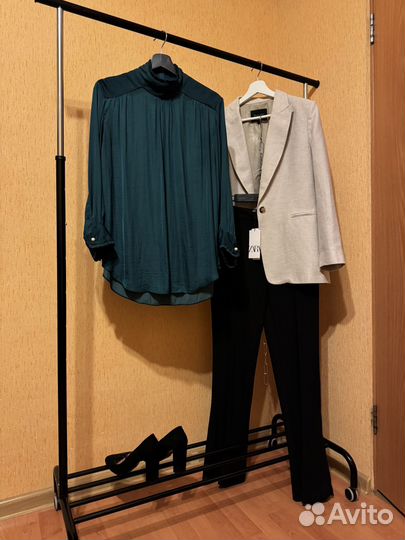 Zara очень красивая блуза изумруд жемчуг