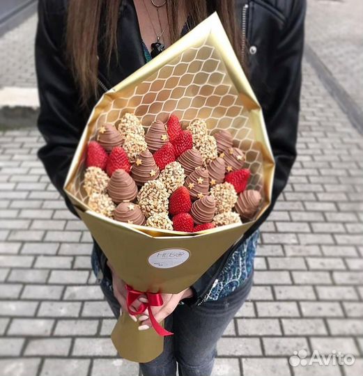 Клубника в шоколаде в коробке Сердце