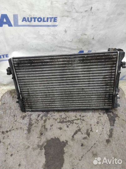 Радиатор основной Volkswagen Golf 4 хэтчбек 1.6