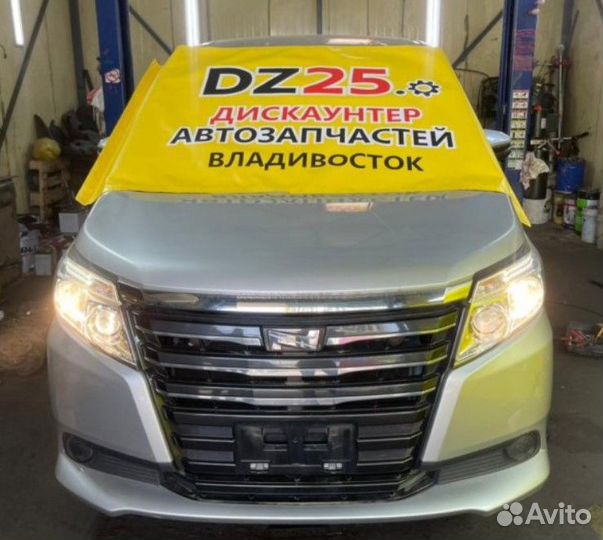 Уплотнительная резинка багажника задняя Toyota