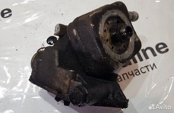 Кронштейн масляного фильтра Volkswagen Bora седан