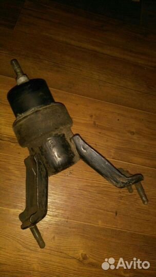 Подушка на коробку передач тринога,gracia