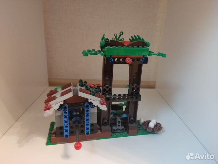 Побег в гиросфере от карнотавра