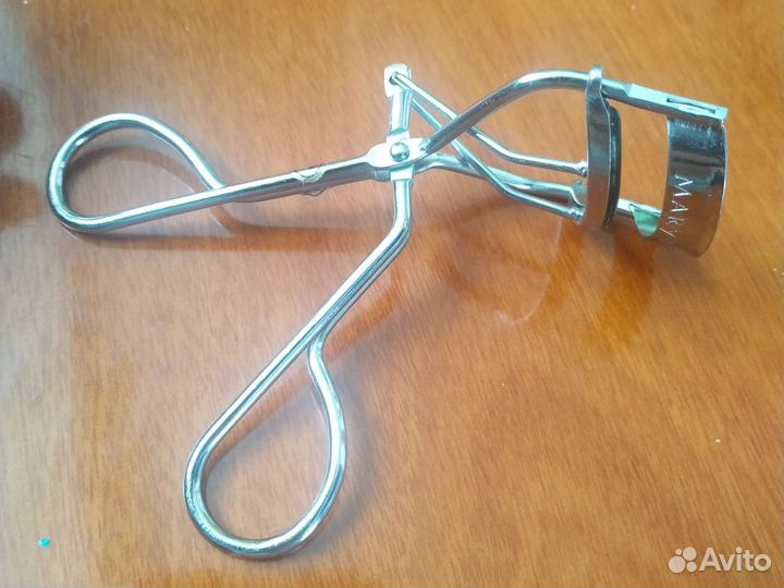 Щипцы для завивки ресниц