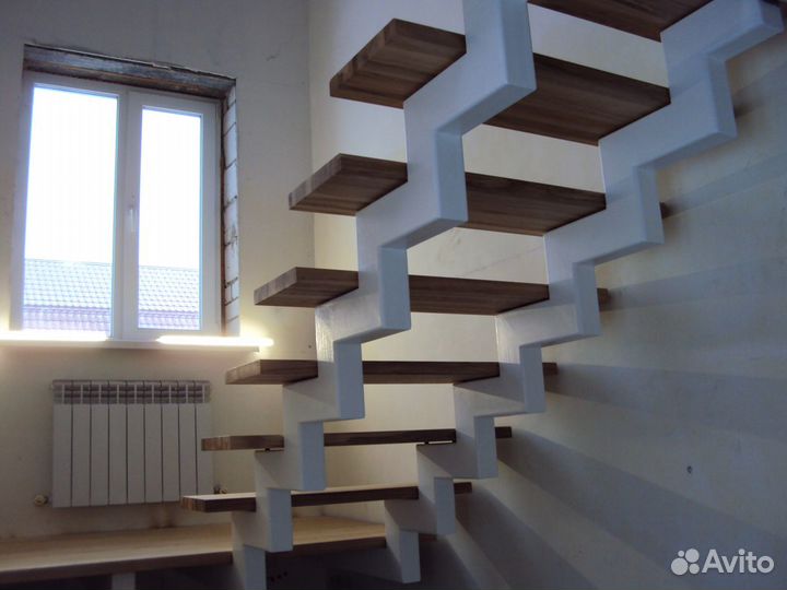 Лестница для коттеджа, дома, дачи (металлокаркас)