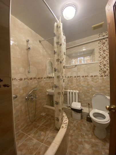 Комната 15 м² в 5-к., 1/1 эт.