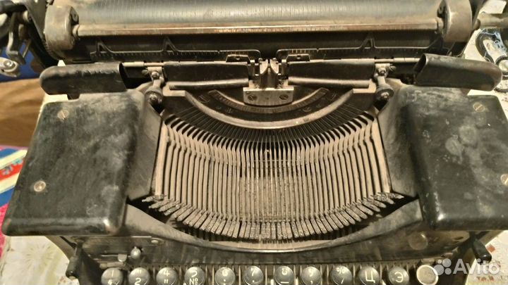 Старинные печатные машинки DM и L.C. Smith & Bros