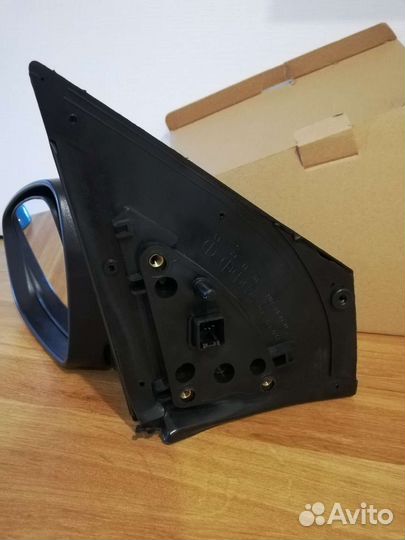 Зеркало левое Hyundai Solaris