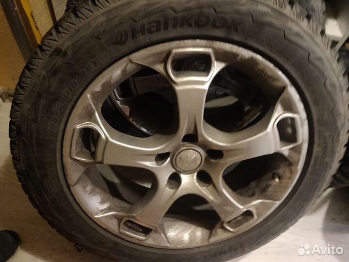 Продам зимнюю резину на дисках