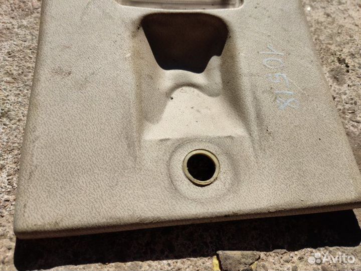 Крышка фонаря Volkswagen Golf 2 хетчбек 1.8I 1992