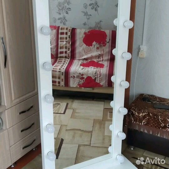 Зеркало гримерное