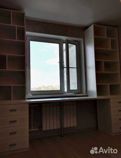 Рабочая зона у окна