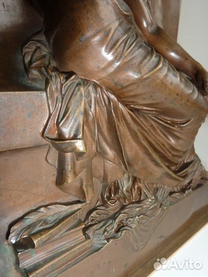 Антикварная статуэтка 