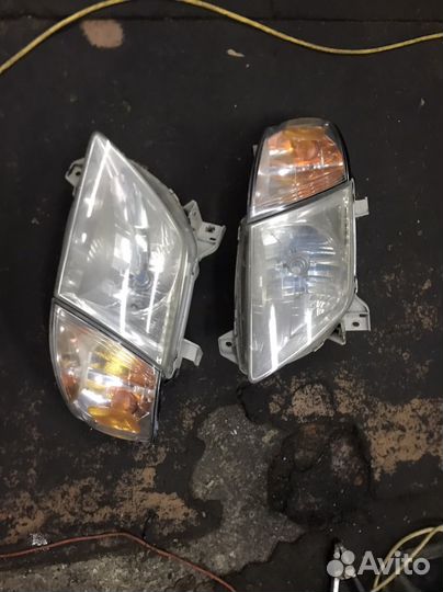 Фара мазда mpv