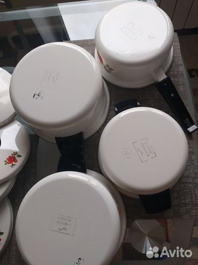 Набор эмалированных кастрюль новый СССР