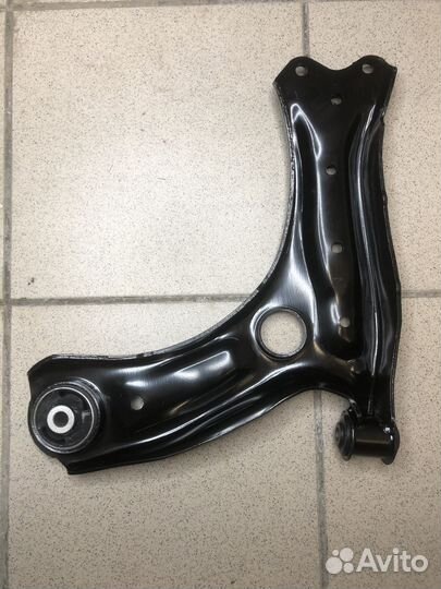 Рычаг передний нижний volkswagen 6RU407152
