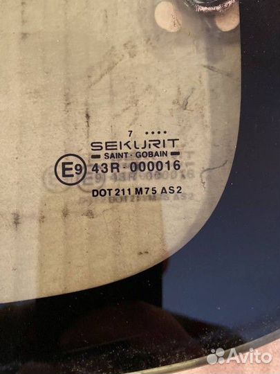 Стекло сдвижной двери правое Peugeot Partner 1