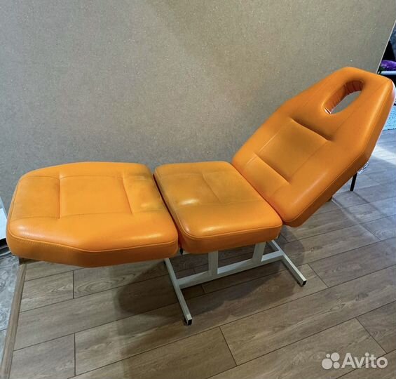 Кушетка, кресло косметолога