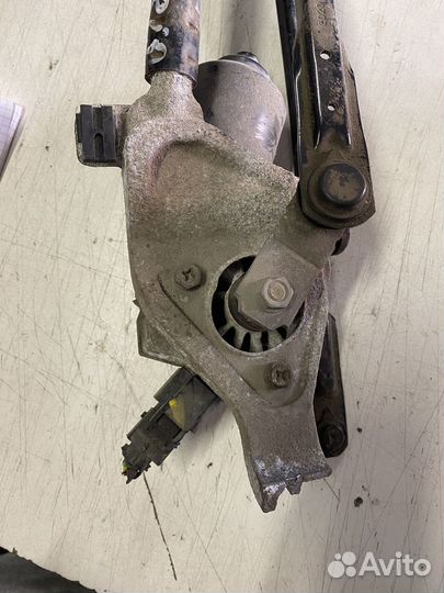 Моторчик стеклоочистителя передний Hyudai Solaris