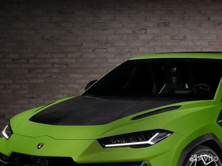 Карбоновый капот Lamborghini Urus S