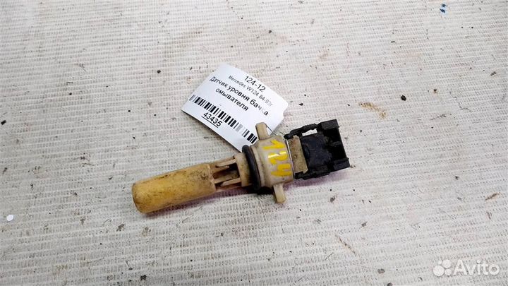 Датчик уровня бачка омывателя mersedesbenz W124 8