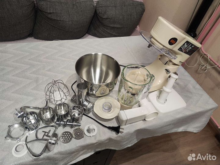 Кухонный комбайн Redmond rkm 4040