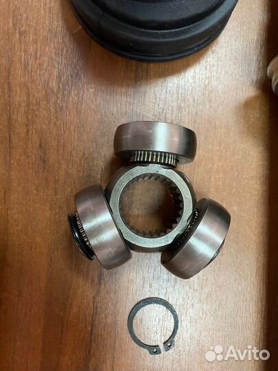 Шрус внутренний передний правый Toyota Avensis