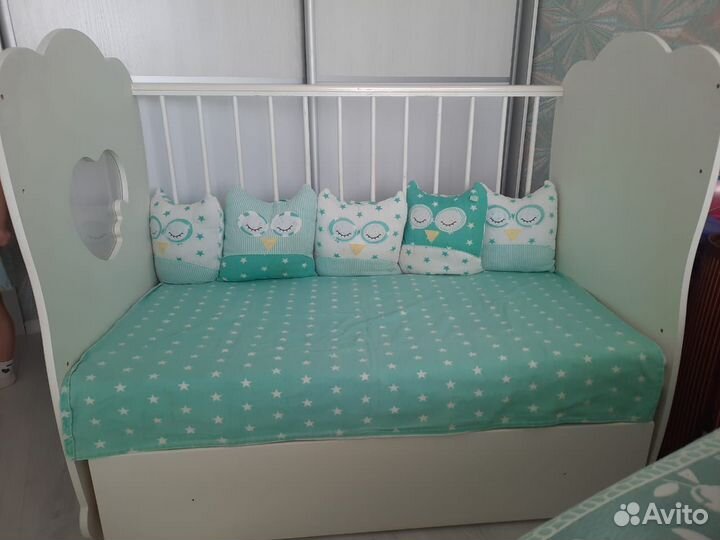 Пеленальный комод и кроватка