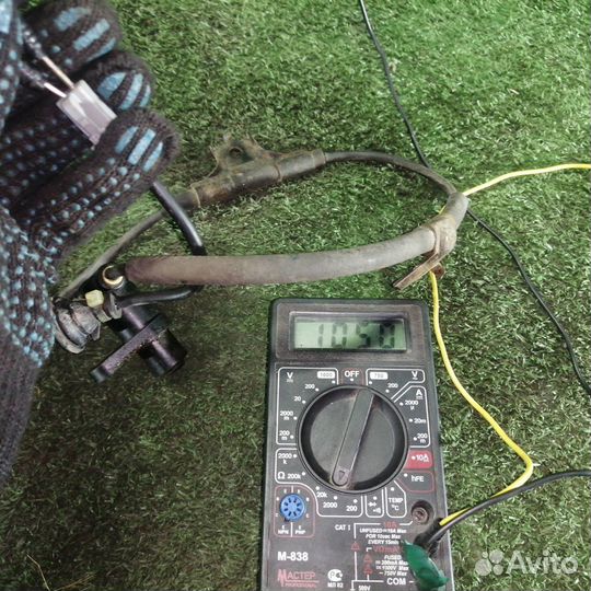 Датчик ABS задний левый Toyota Chaser JZX105