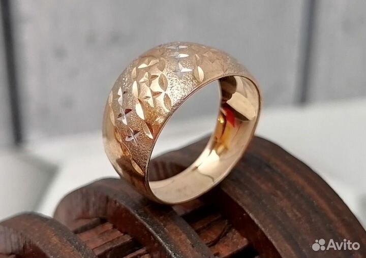 Золотое кольцо 585 пробы массой 2.9 грамма(16.5)