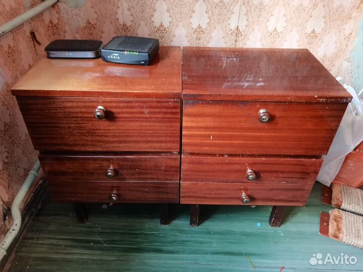 Тумбочки деревянные