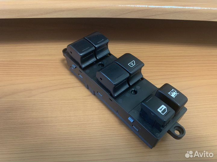 Блок управления стеклами на Ниссан