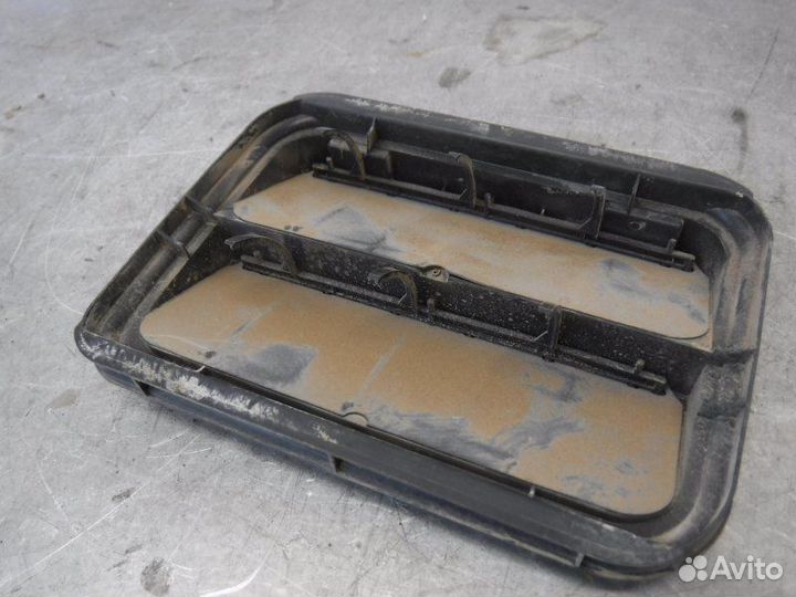 Решетка вентиляционная задняя правая Renault