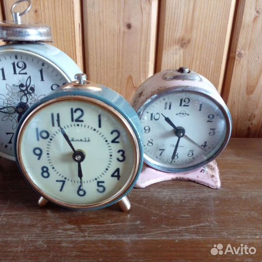 Будильник СССР часы Янтарь Севани Слава Витязь