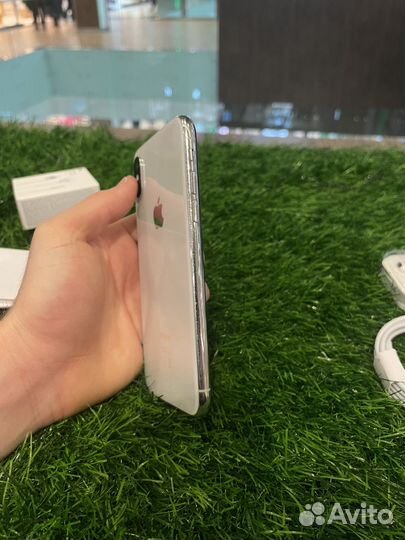 iPhone X, 256 ГБ