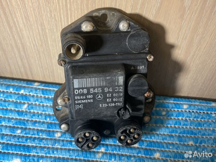 Коммутатор W124 102 2.0/2.3 Mercedes