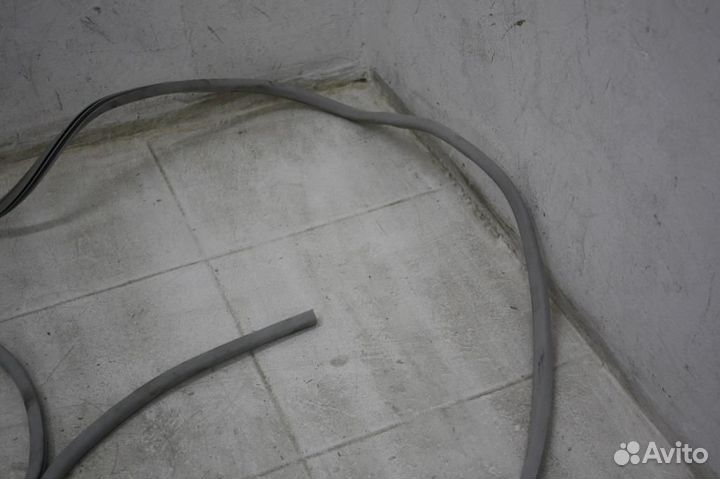 Уплотнитель панорамной крыши Nissan Qashqai+2 J10