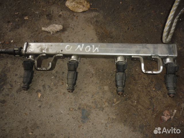 Топливная рампа с форсунками Форд мондео 3 1.8-2.0