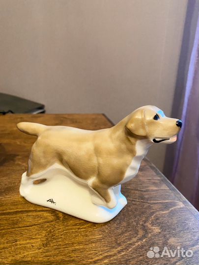 Статуэтка собака