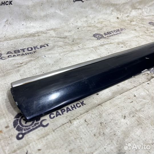 Молдинг передний правый Mercedes W210