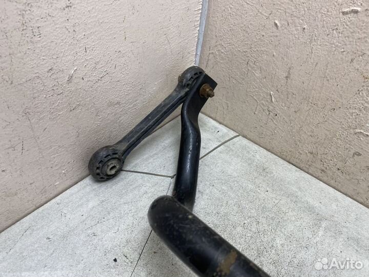 Стабилизатор передний